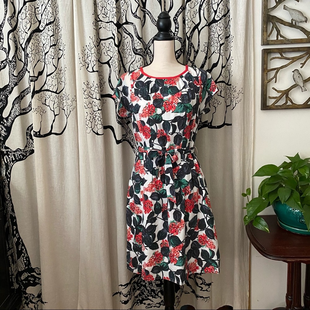 NWOT Boden Floral Belted Dress